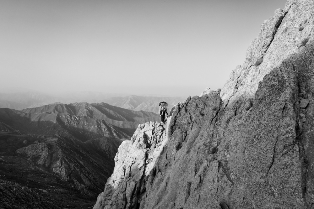 把命背在肩上：庫德 Kolbar 的危險生計