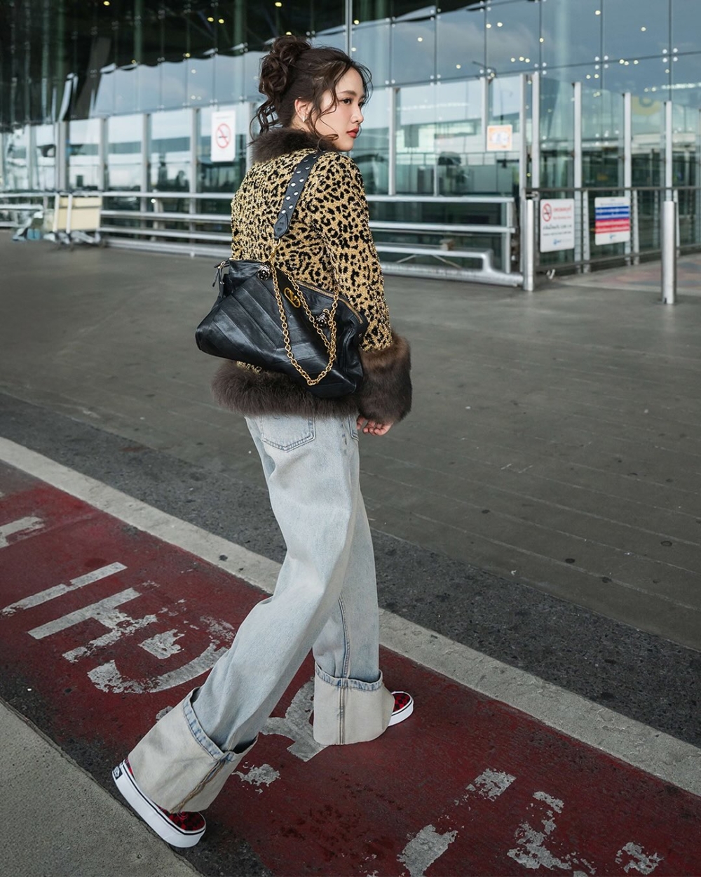 面對這場危機，鏡頭自然轉向了兩位「金主」：大股東 Mayhoola（卡達王室投資機構）與持股 30% 的開雲集團（Kering）