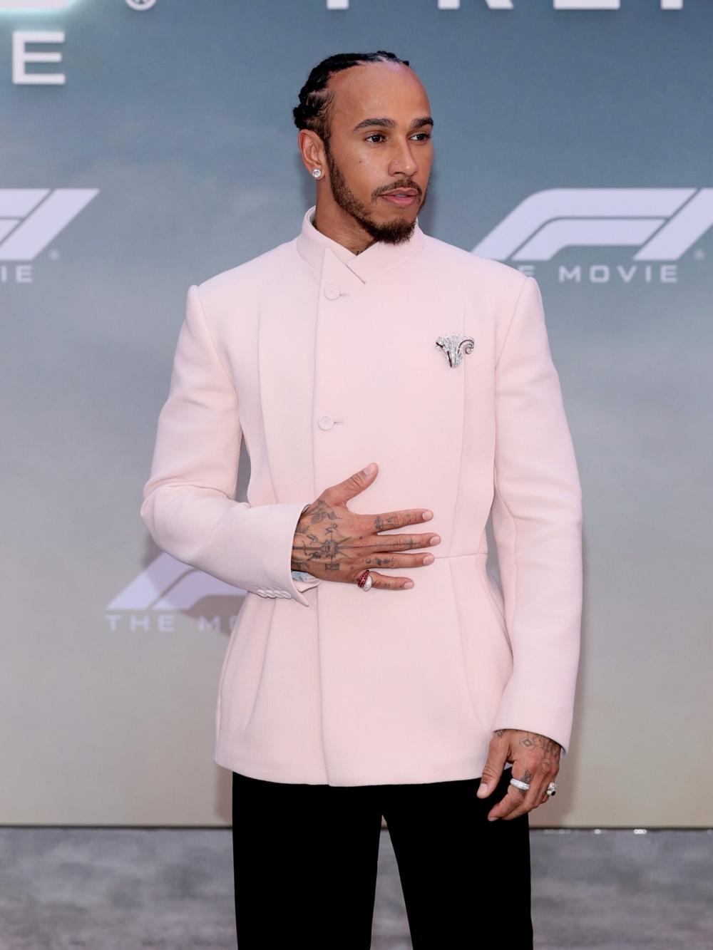 Hamilton 還成立了 Dawn Apollo Films 影視製作公司