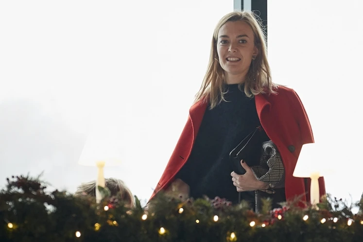 另一方面，她的家庭背景也為關注焦點