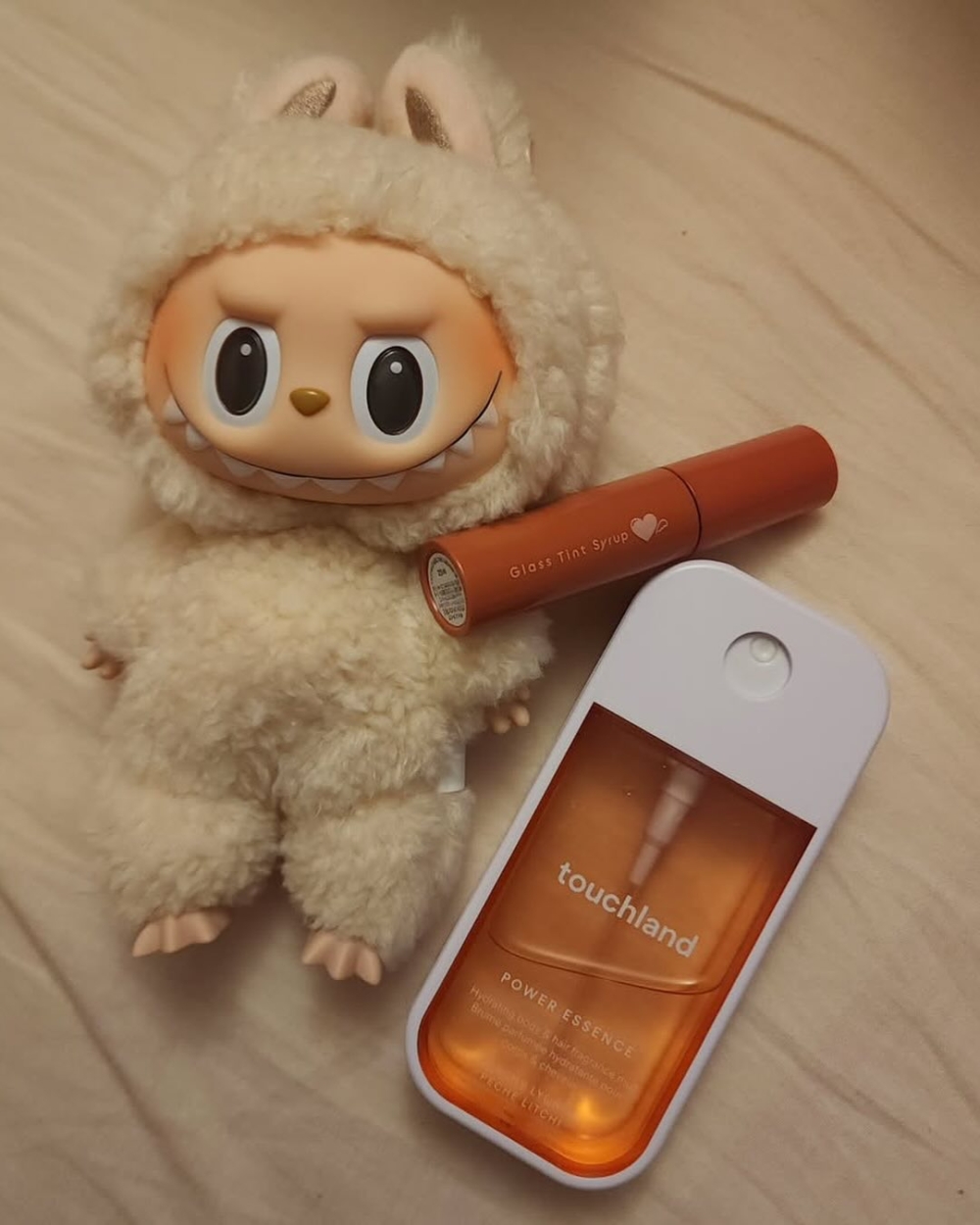 這支方形噴霧瓶既能殺菌，又有護膚成分和令人愉悅的香氣，一上市就受到許多人的喜愛