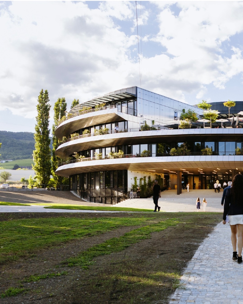 貴族學府裡藏著什麼樣的「教育投資」？