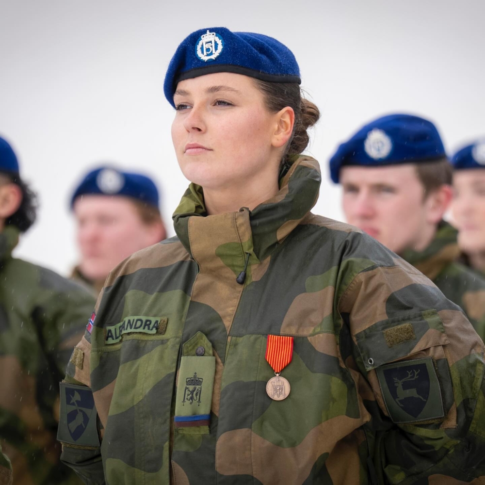 2024 年 1 月，年僅 20 歲的英格麗公主毅然入伍