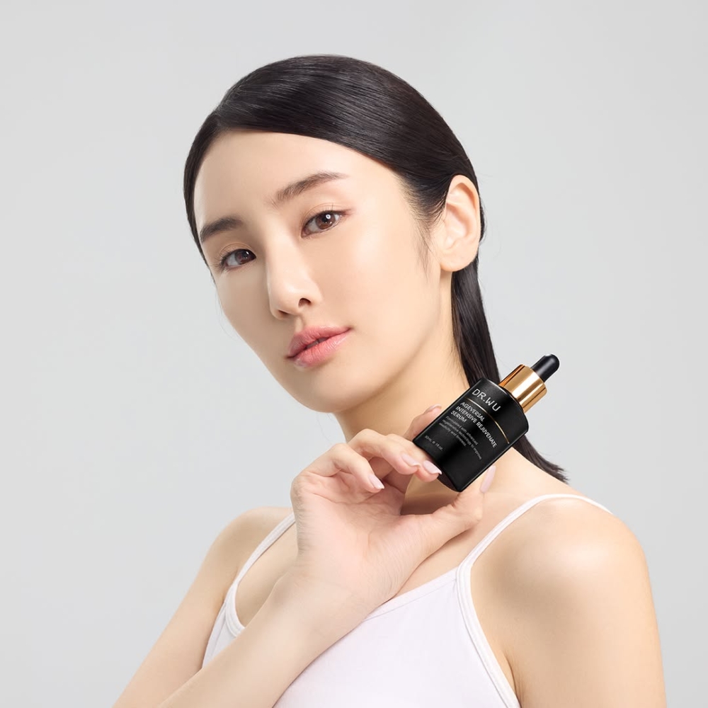 DR.WU的超逆齡精華核心是「酵母菌外泌體」與「雪絨花精萃」