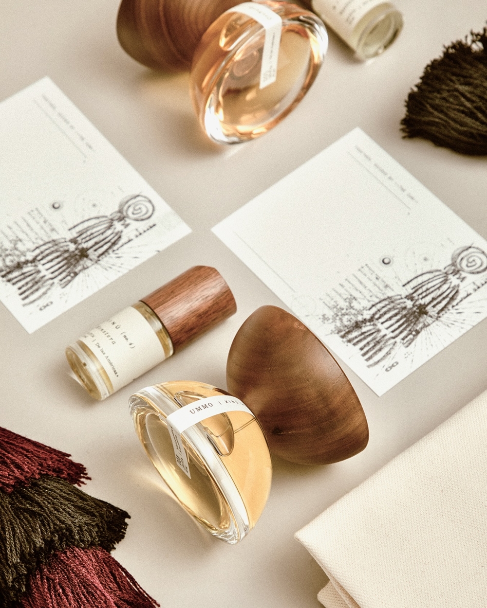 墨西哥奢華香水品牌 XINÚ 創立於 2017 年，靈感源自美洲大陸的豐饒與異域風情