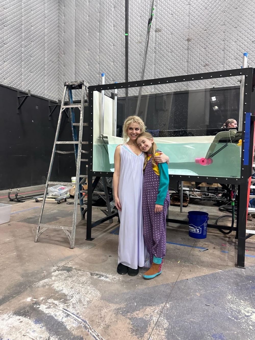 從片場到書桌，Nell Fisher以高度自律平衡演藝與學習