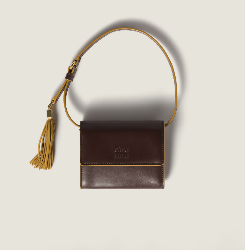 Miu Miu 皮革銀包配肩帶