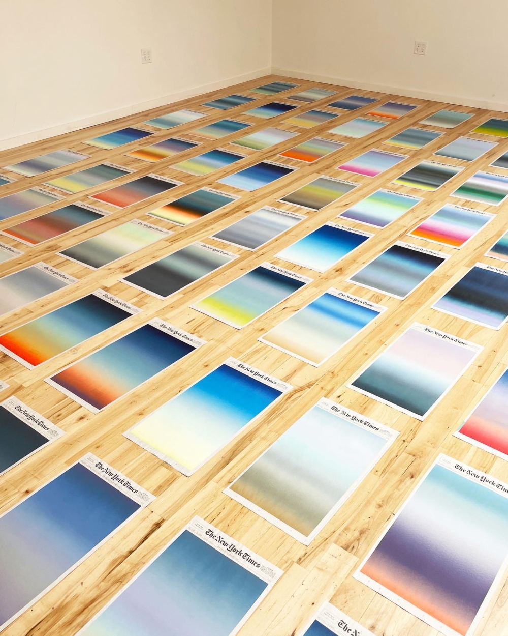 「如果你只關注新聞，會被痛苦壓垮；如果只看自然，又會與世界脫節。」