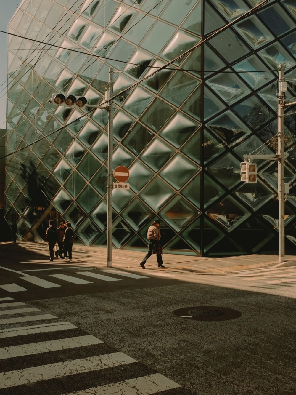 東京據點的登場，選址南青山 Minami-Aoyama  Omotesando Grid Tower 的 11 至 14 樓