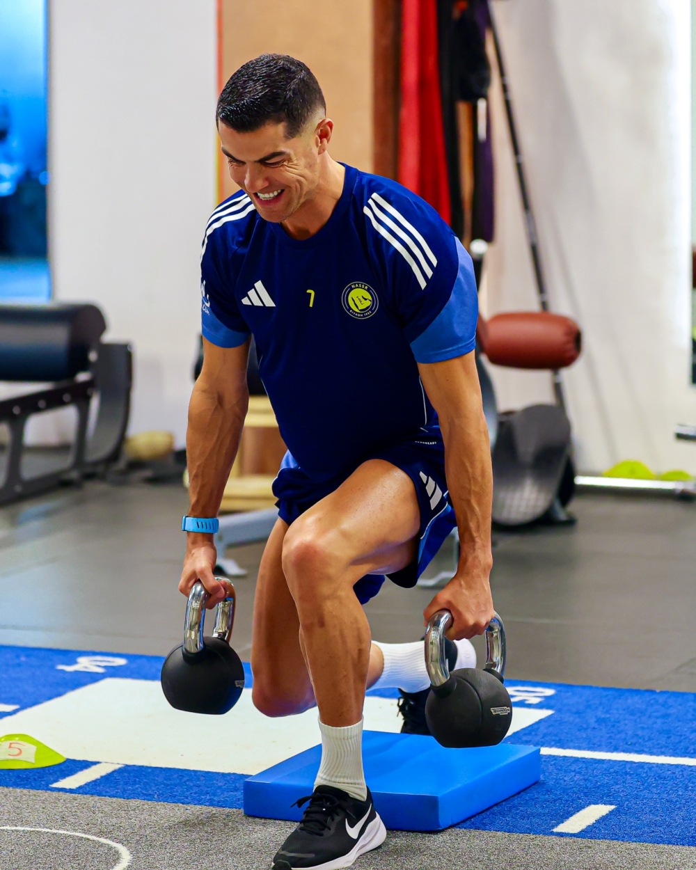 從球場到商場，退休焦慮變成商業野心