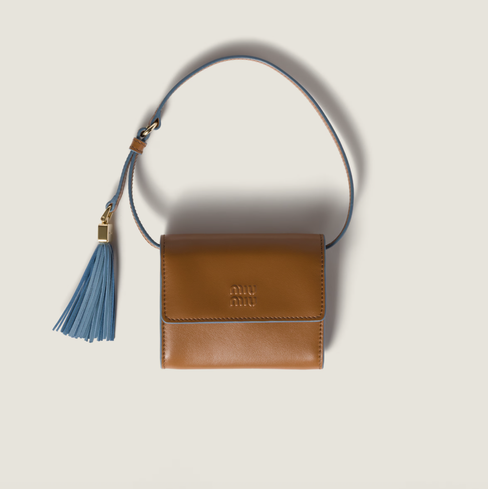 Miu Miu 皮革銀包配肩帶