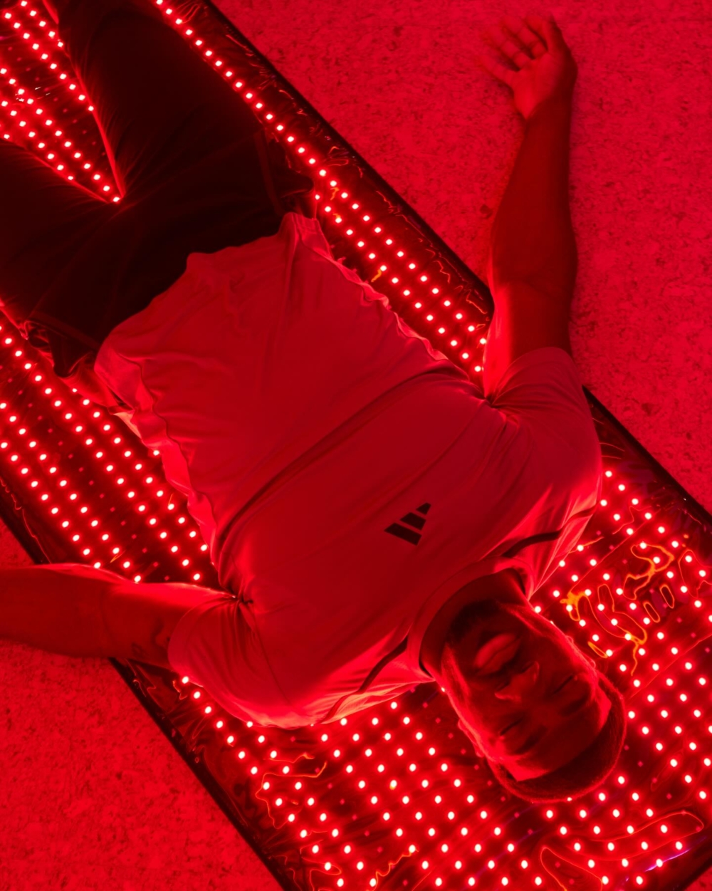 根據 McKinsey 研究，全球健康市場規模已突破 2 兆美元，其成長速度明顯超越多數傳統奢侈品類別