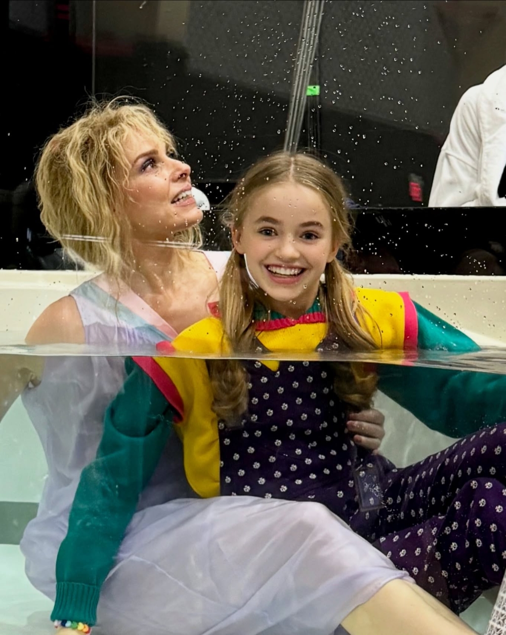 從片場到書桌，Nell Fisher以高度自律平衡演藝與學習