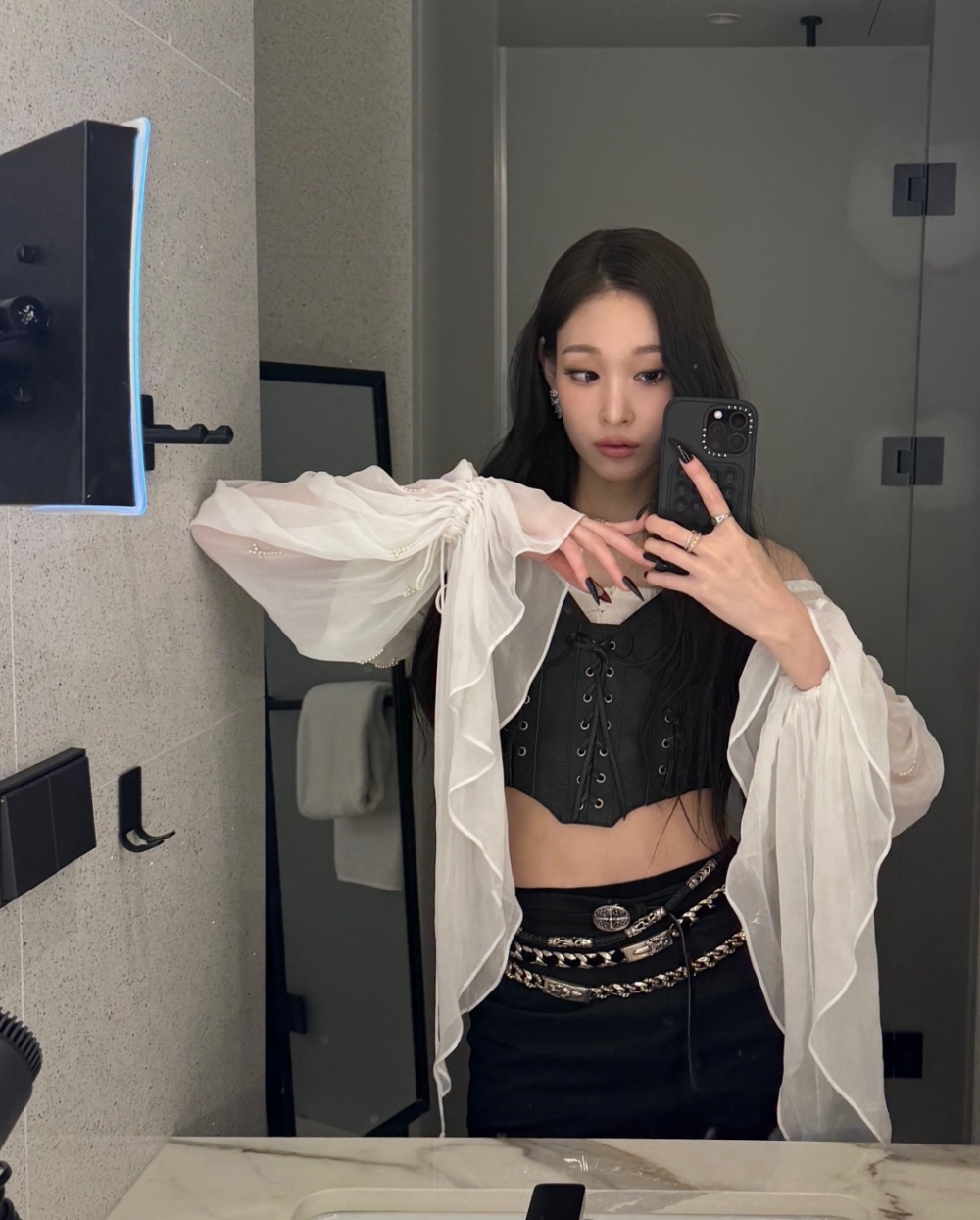 Annie暫別舞台重返哥倫比亞大學完成學業，從SAT 1530分只為換張夢想入場券到戳破經紀公司「賭上未來」的熱血毒藥