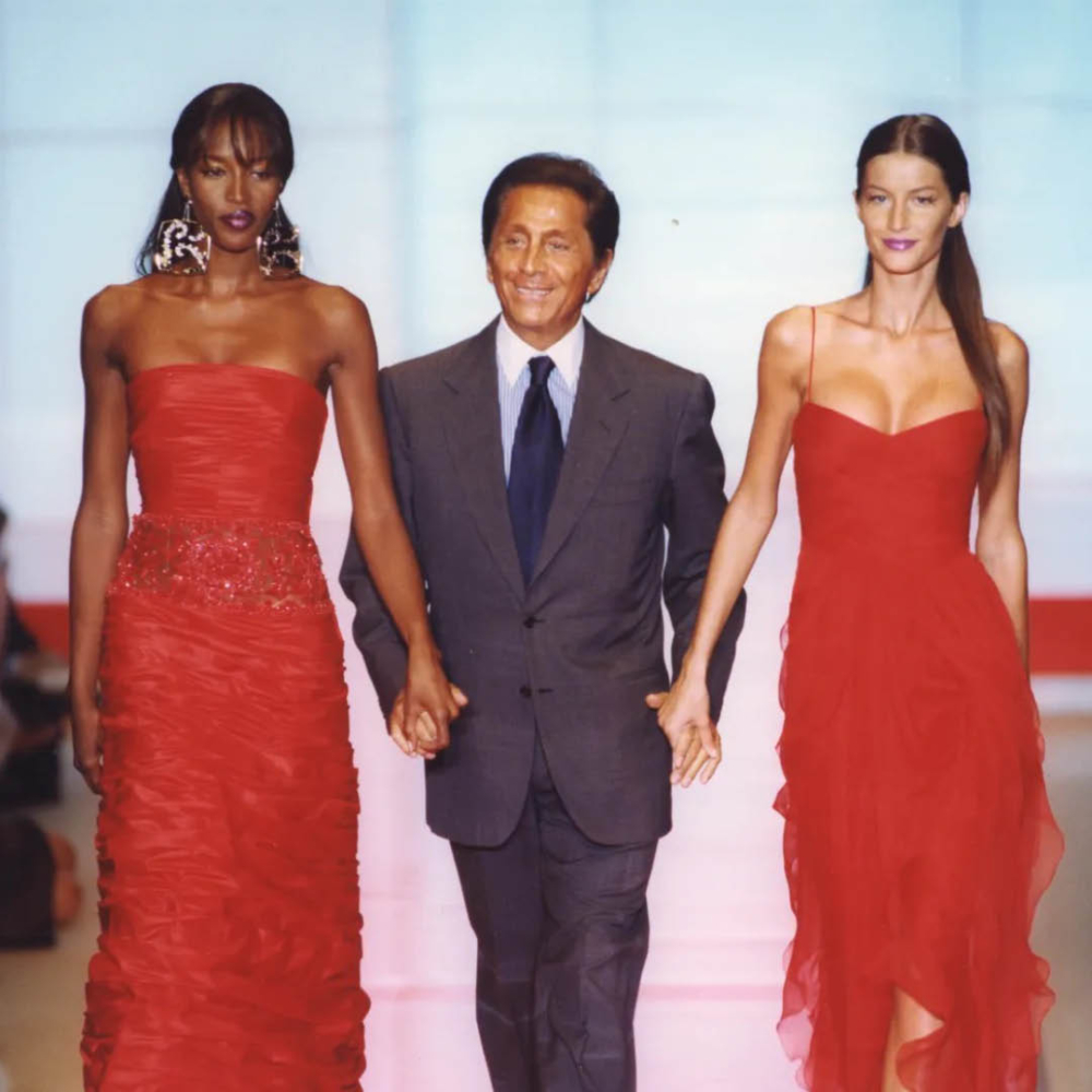 從 1960 年創立品牌至 2008 年退休，Valentino 用將近半世紀的時間向世人證明：真正的美學，永遠經得起時間考驗。