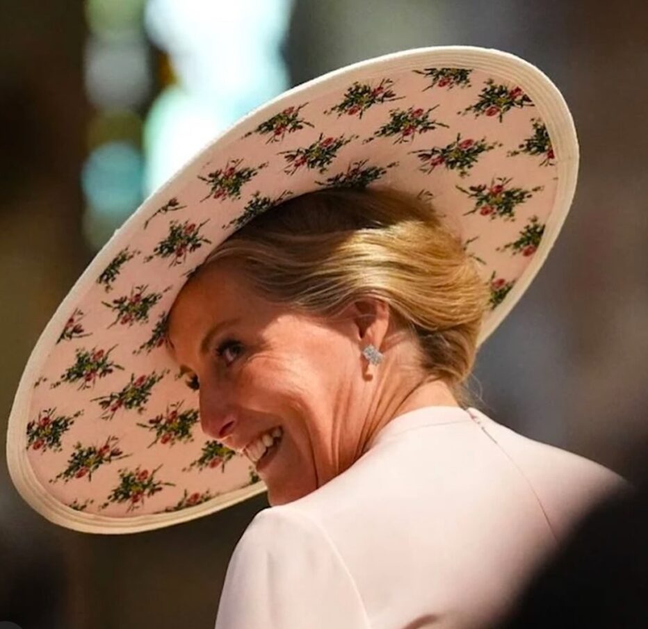 帽子只愛「這一家」，蘇菲王妃的時尚堅持