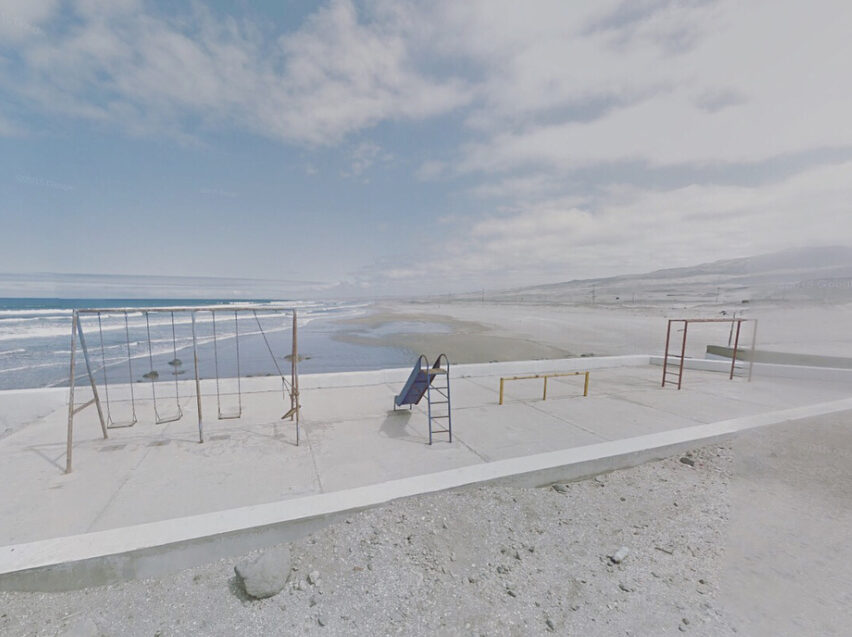 Jacqui的帳號選擇探索的地點、決定截取的畫面、賦予這些影像新的脈絡與情感，每一張截圖背後都蘊含著他對世界的觀看方式。