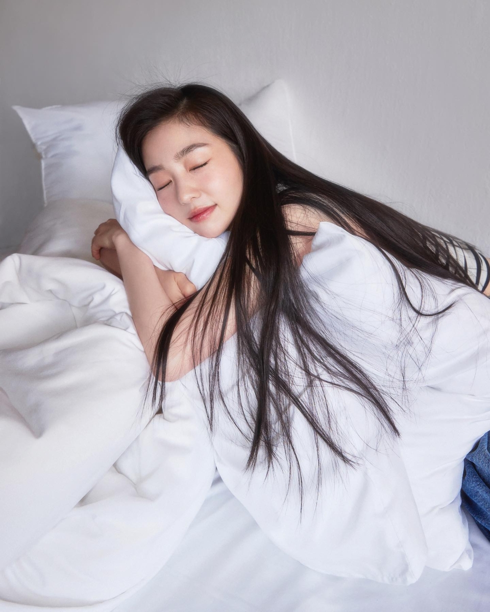 別再努力休息！2026 療癒式躺平：拒絕績效焦慮，這才是最時髦的過勞倦怠解方