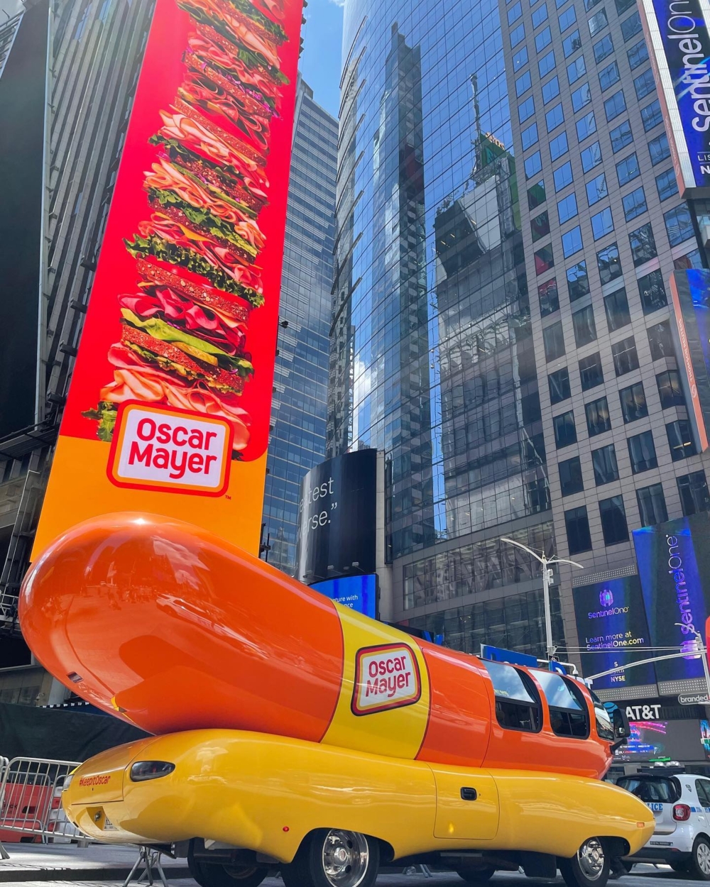 Hotdogger這份工作考驗的不只是車技