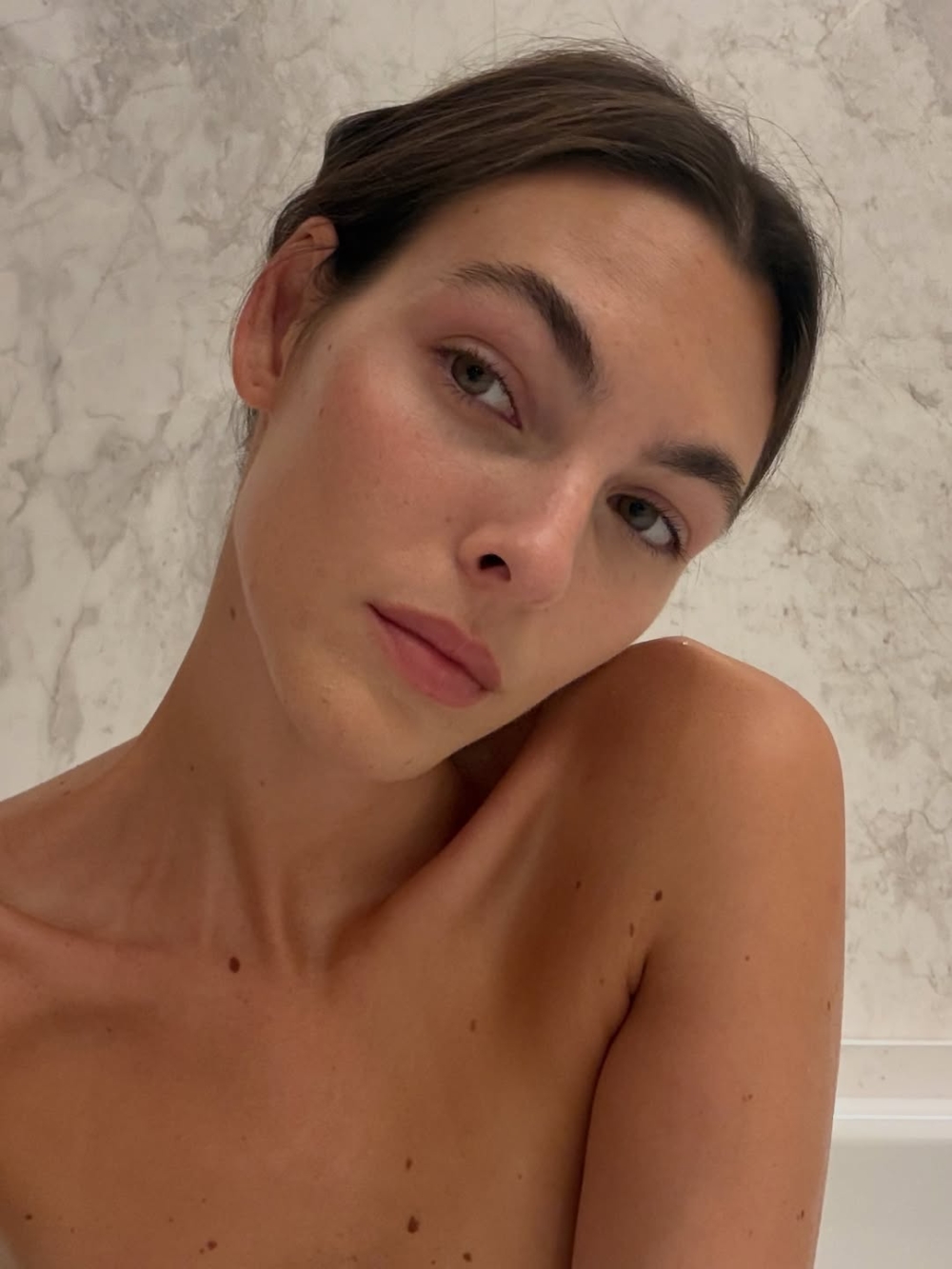 Vittoria Ceretti曾在訪談中說，自己當初參加Elite Model Look只是跟表妹「開玩笑」地把照片寄出去