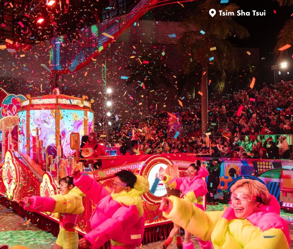 當日不只有花車巡遊，還有更多表演節目可看，從世界級秀場到潮流角色都有！