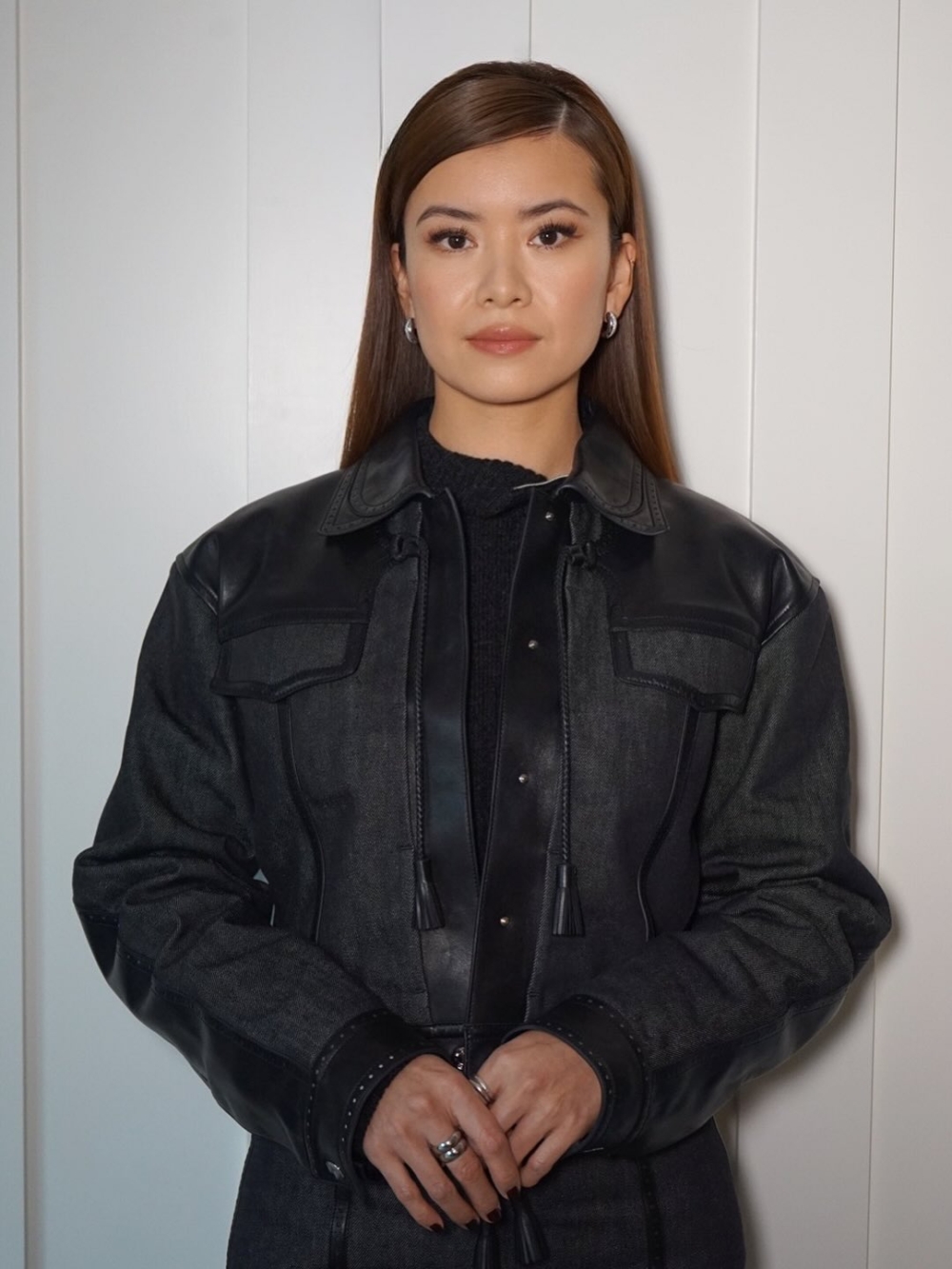 當時的宣傳團隊為了「保護品牌」，要求她對霸凌保持沈默