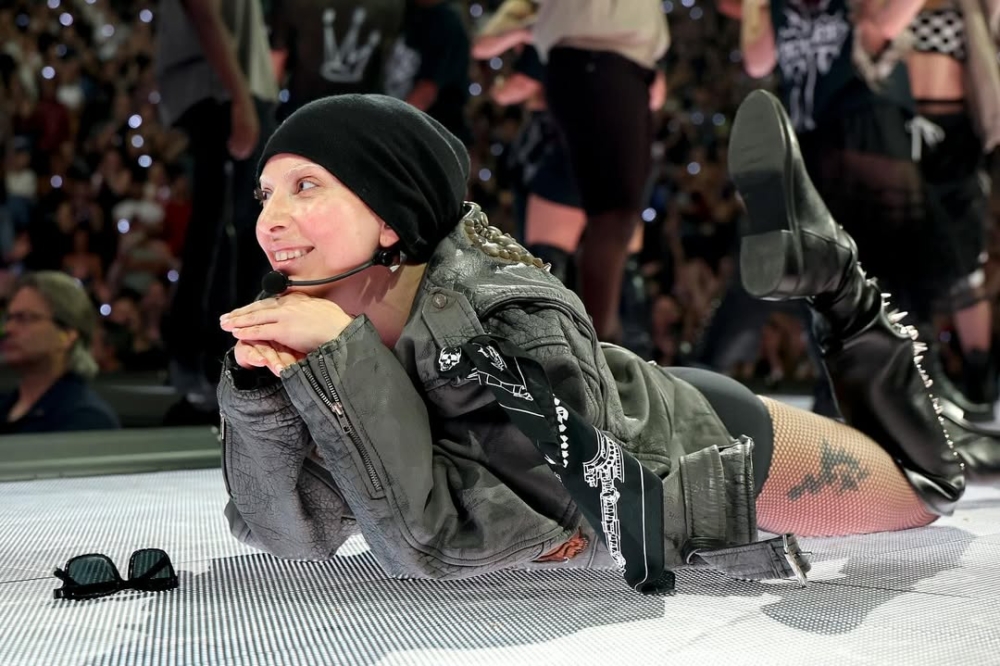 她用這份感性提醒我們，不要讓任何人淹沒你的靈感與直覺