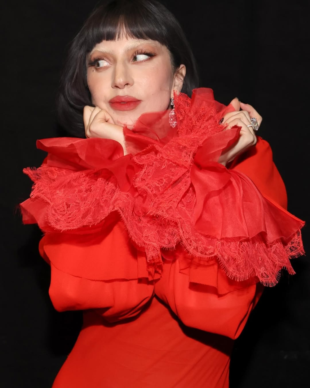 她鼓勵所有在場的女性創作者、製作人、歌手：「你值得被看見、被聽見、被尊重。」