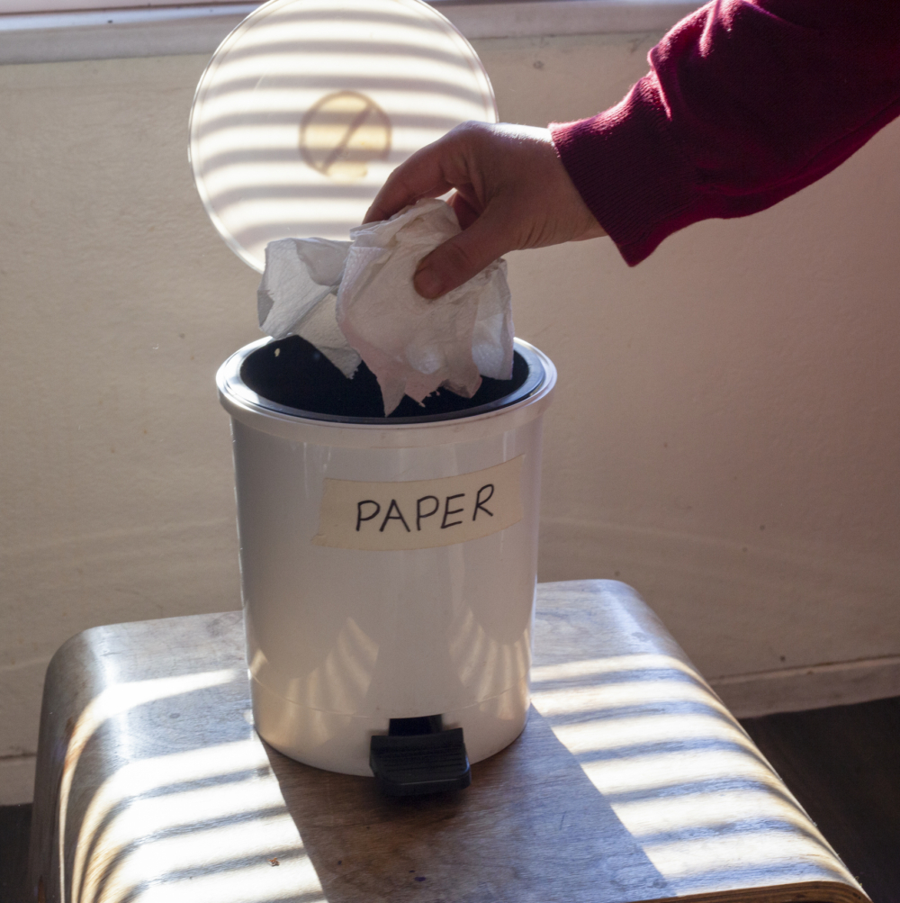 這一天是「送窮日」，初一到初四累積的垃圾，今天可以通通清乾淨了。