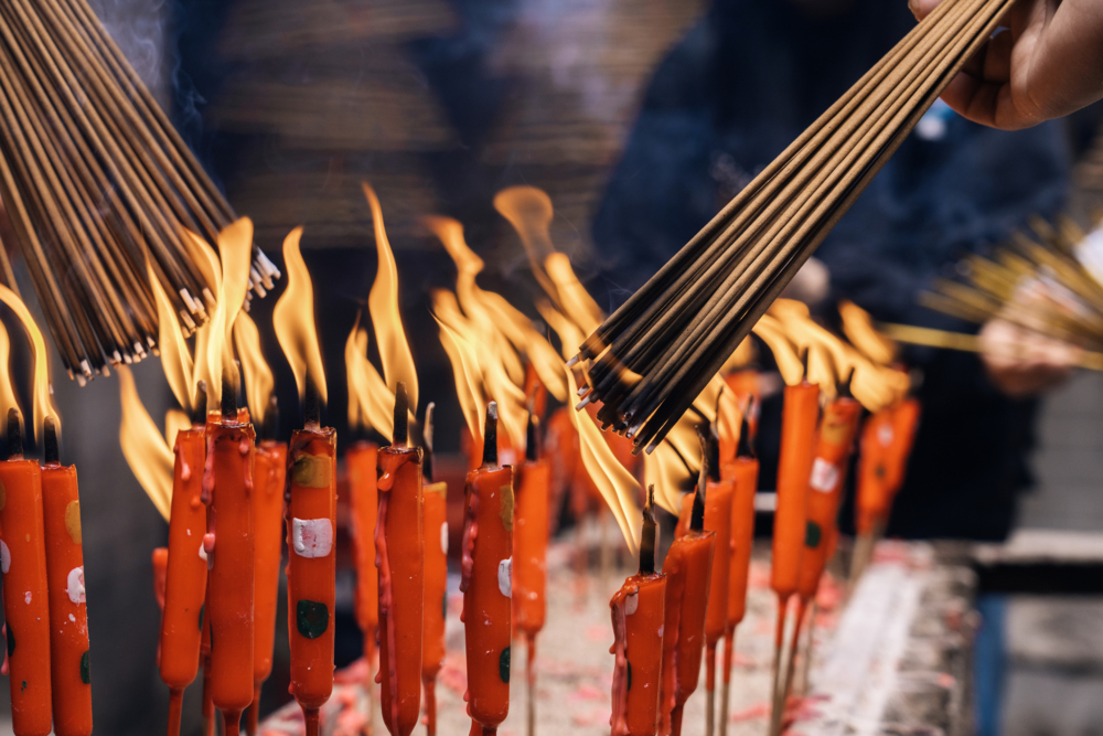 2026年拜太歲可在農曆正月挑選吉日，避開與自己生肖相沖的日子，誠心祭拜值年太歲「文哲大將軍」以穩定運勢。