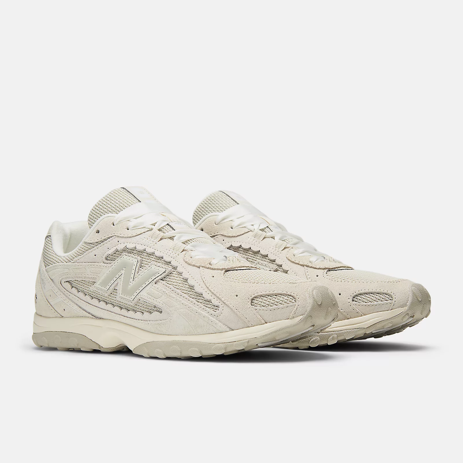 運動鞋也能穿出宛如時裝周走秀般的氣場