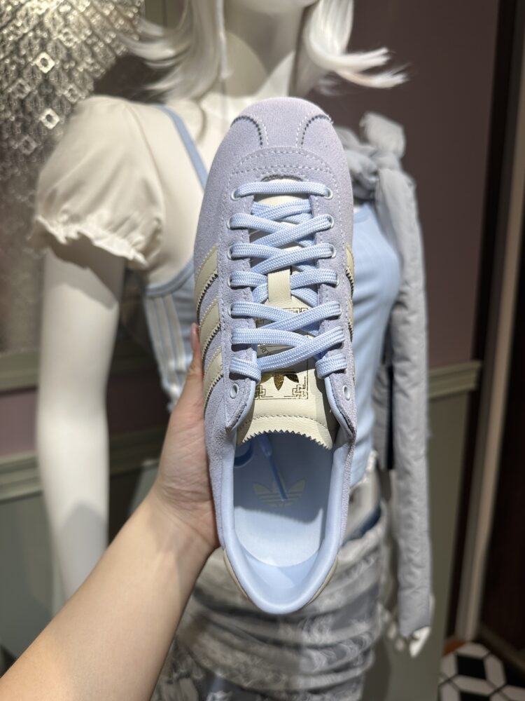 這款鞋徹底模糊了波鞋與芭蕾舞鞋的界線