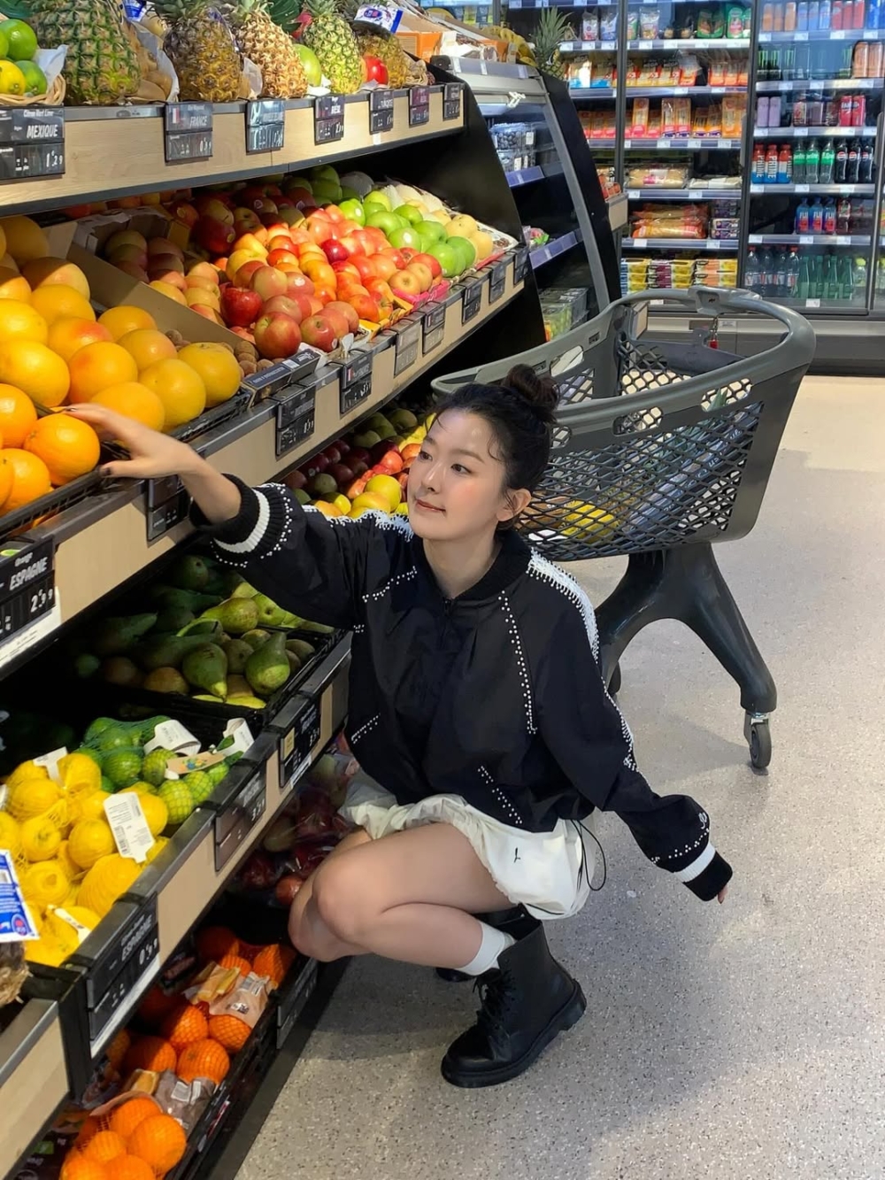 短版運動外套代表了一種追求效率、舒適與美感並存的生活態度