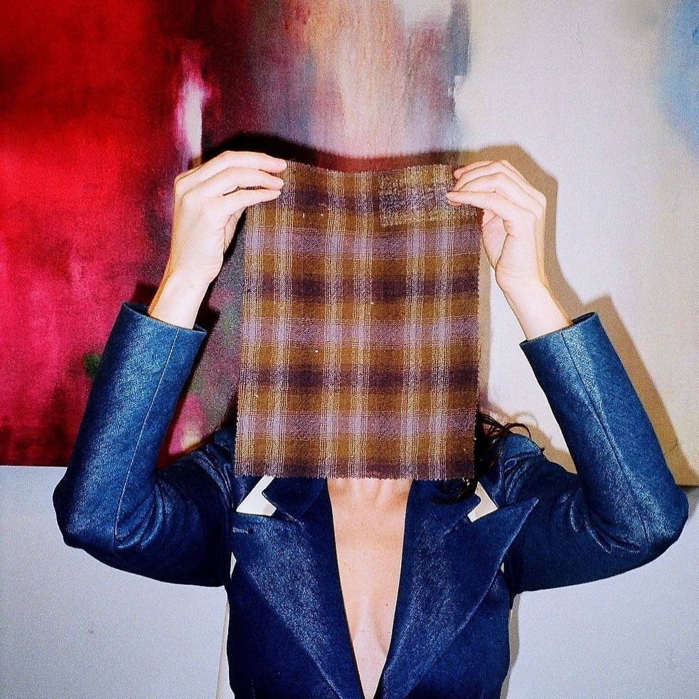 品牌情願將剩餘物資銷毀，也不願看到自家標誌性的材料出現在廉價賣場