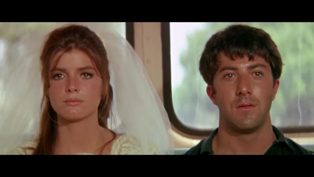 笑意逐漸從臉上撤退，不安、困惑、甚至是一絲絲「現在該怎麼辦」的尷尬爬上眼底