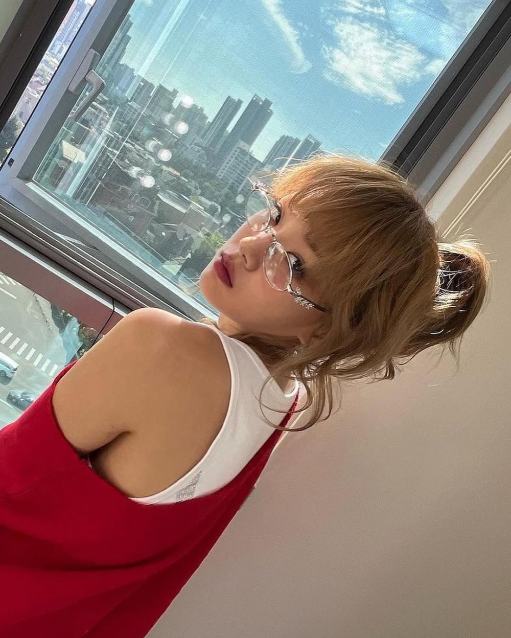 網路上甚至流傳著「兩者是同工廠、同血統」的謠言（已被Gentle Monster嚴正否認）