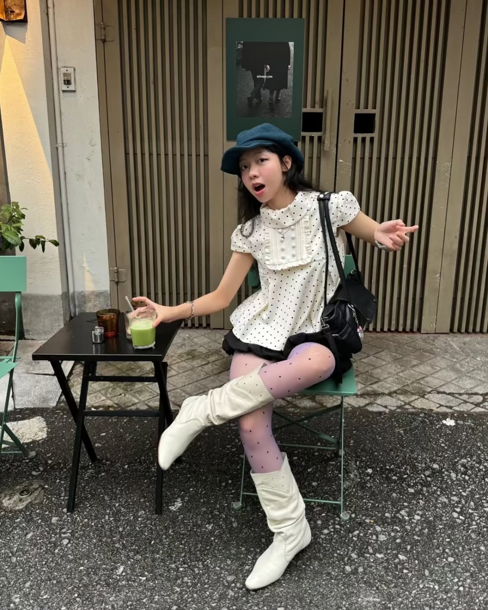 2026年的波點上衣以一種「古靈精怪」的可愛姿態席捲而來