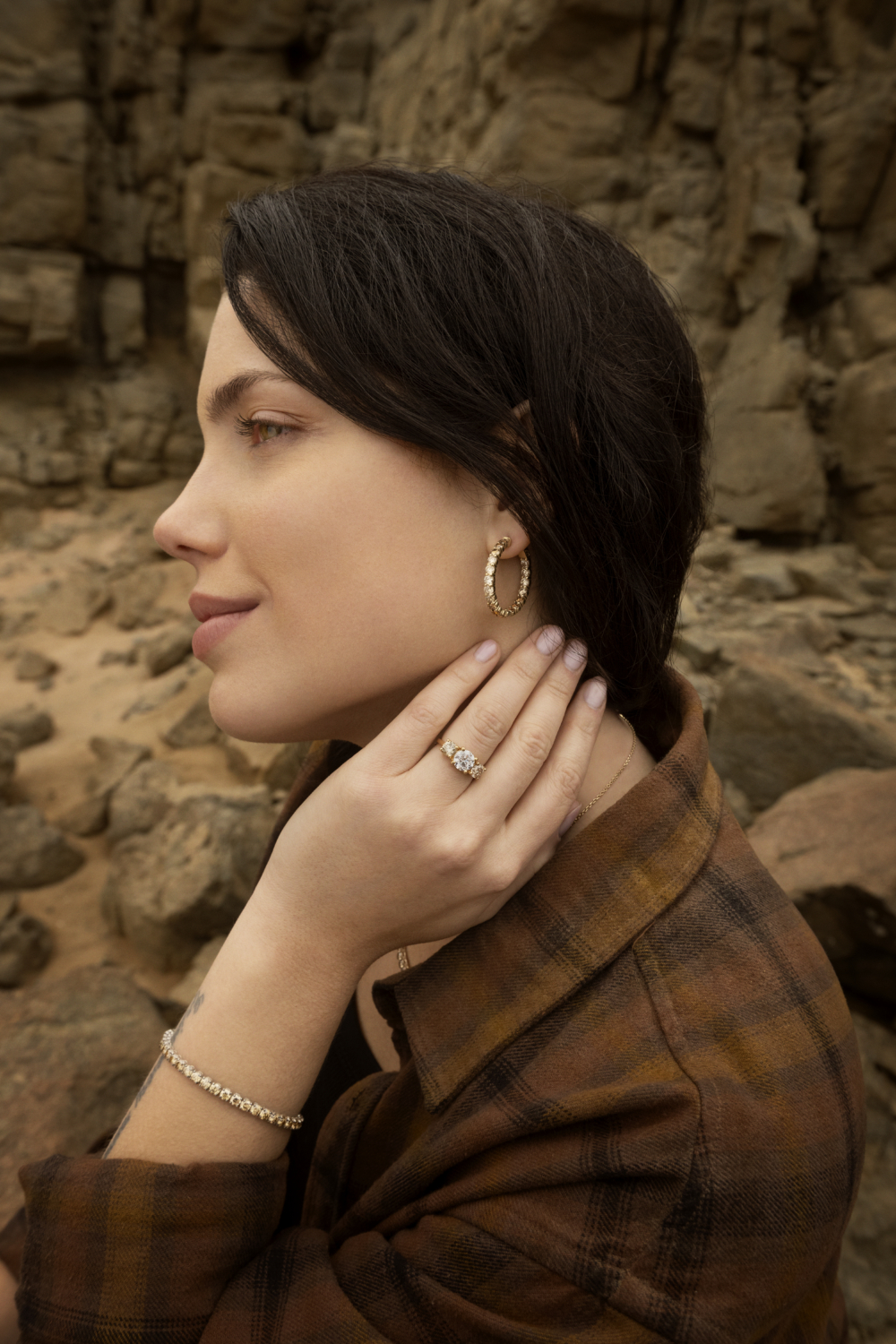 天然鑽石，不僅是女性夢幻清單的首選，更展現女性的自主精神——自己鑽石自己買，綻放自我光芒。