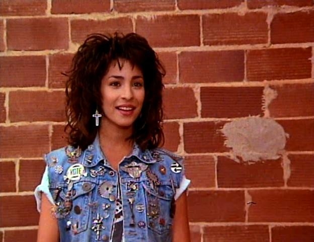 隔年Richard Stark就迎來了人生第一個大案子，為一部低成本恐怖喜劇設計戲服