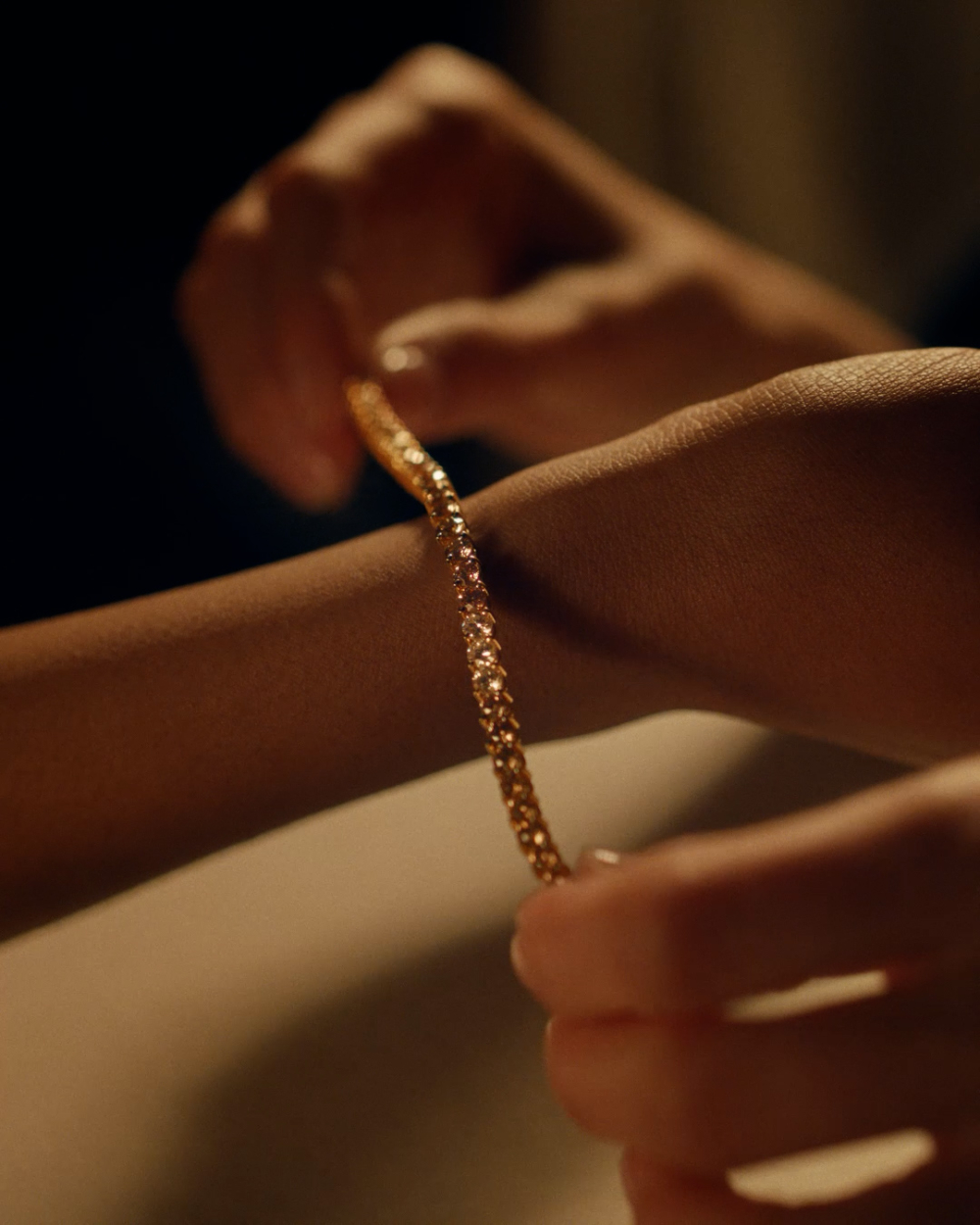 天然鑽石彌足珍貴，是承載感情的信物。