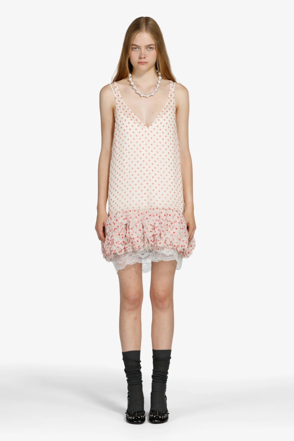 波點洋裝是永恆的經典，但在2026年我們追求的是更具結構性的美感