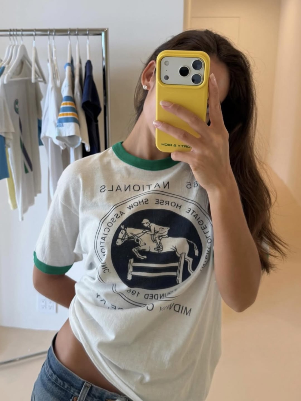 她明白光有漂亮照片是不夠的，你必須懂得如何把「漂亮」商品化