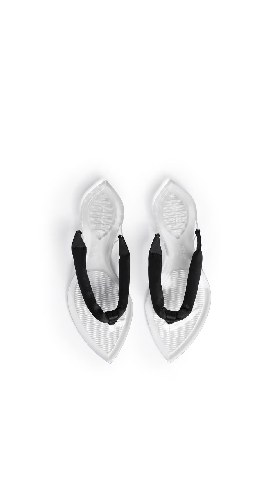 INVISIBLE THONG IN SATIN，HK$7,650／NT$34,480