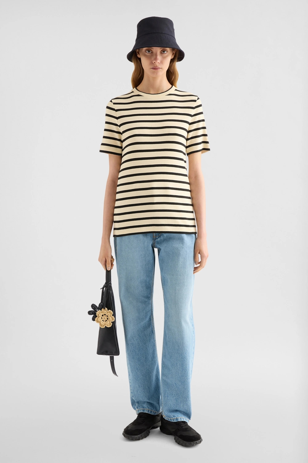 Pantaloni in denim Regular，約HK$5,309／約NT$21,742