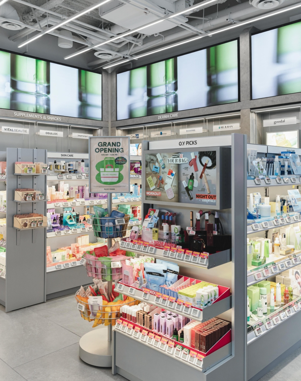 Olive Young在韓國之所以成功，核心在於高密度的店面與極高的更新頻率