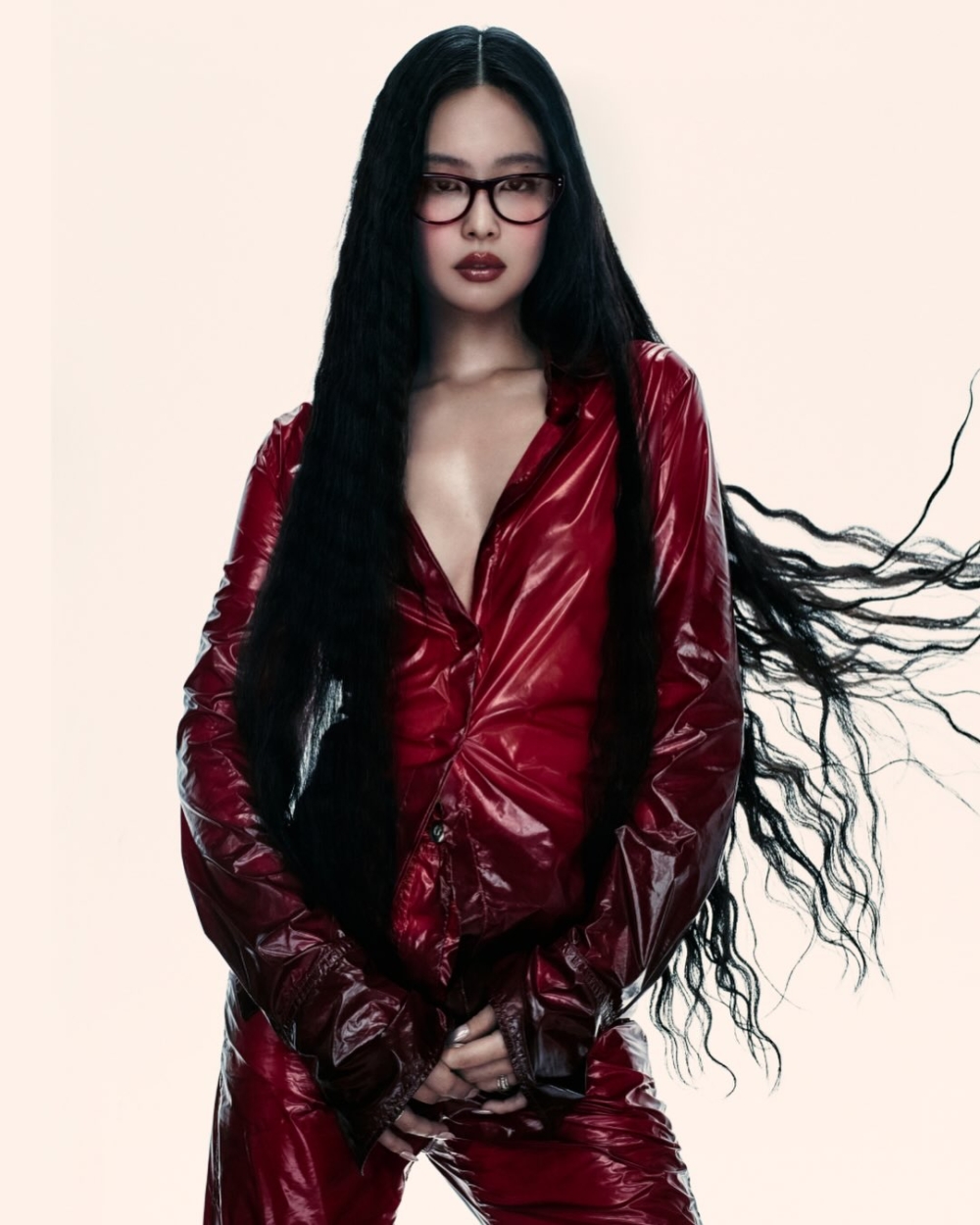 Jennie加入Ray-Ban成為品牌全球合作夥伴後，她所演繹的眼鏡款式也成為這次合作的一大亮點