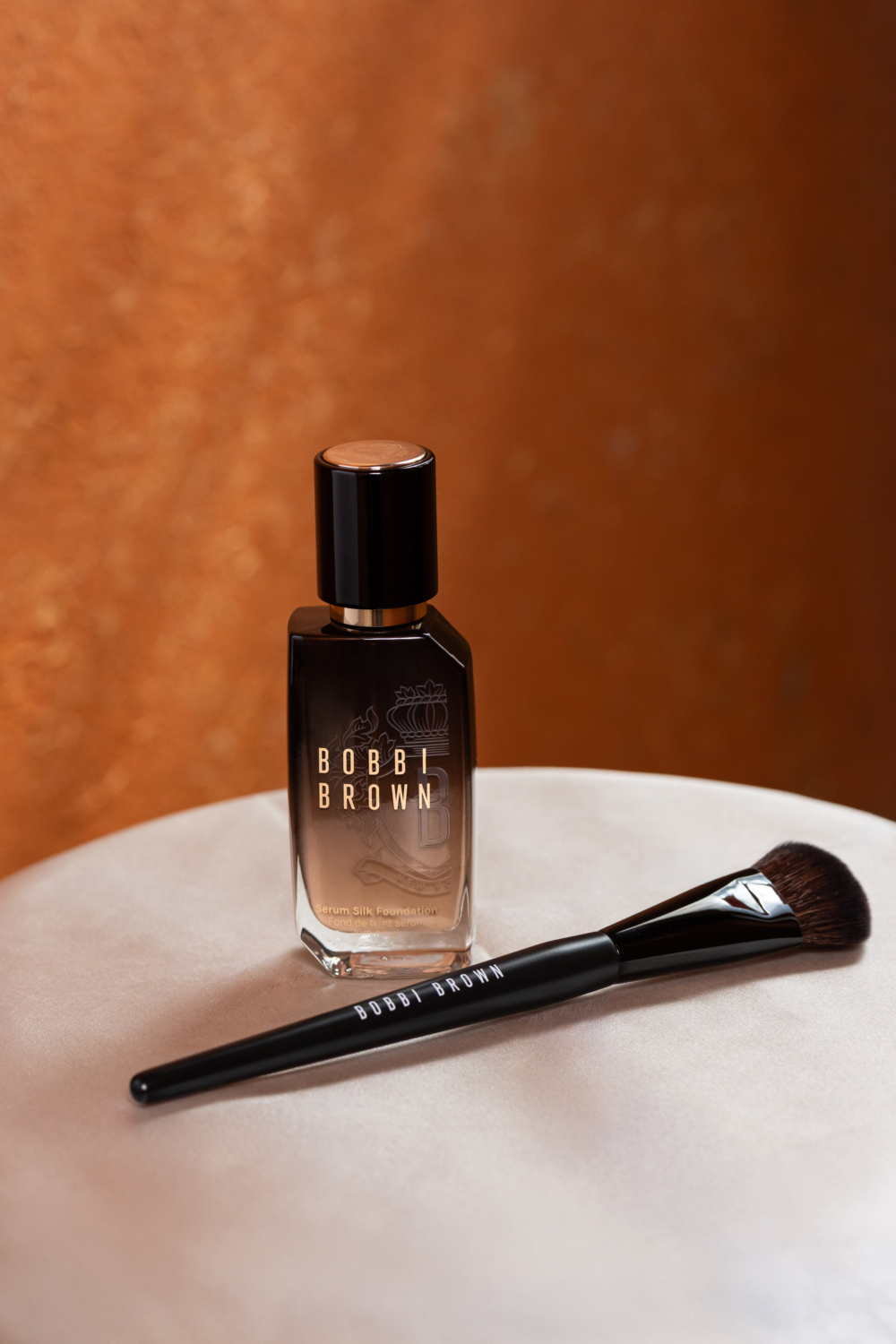 BOBBI BROWN冬蟲夏草緞光精萃粉底