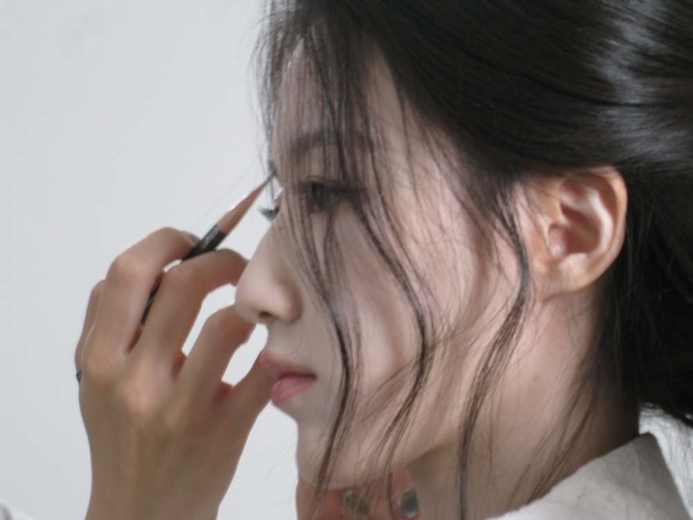 粉底開始「精華化」，妝感越來越像保養