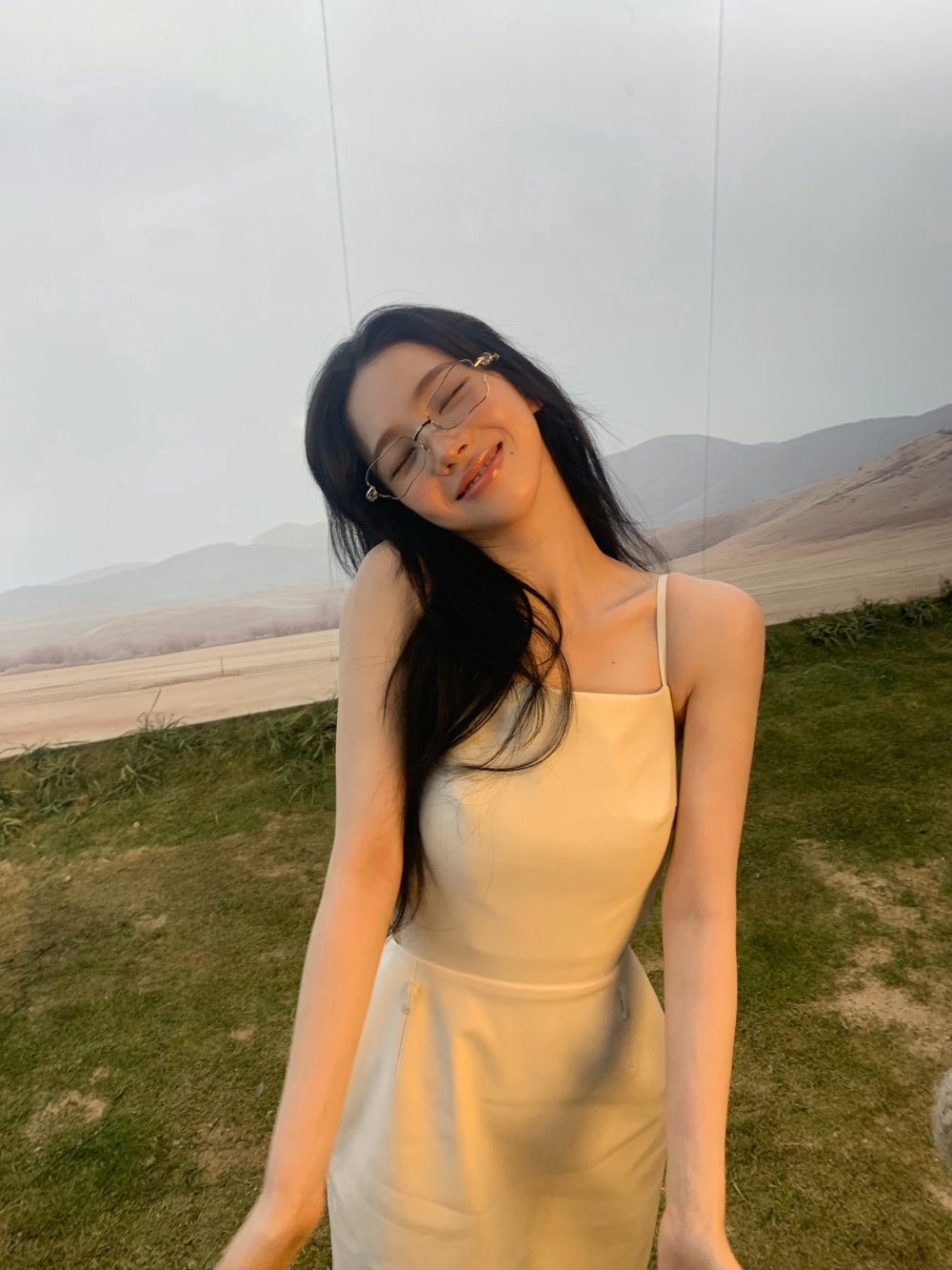 喜歡Clean Fit、極簡穿搭或低調高級感的人，可以從細框眼鏡開始