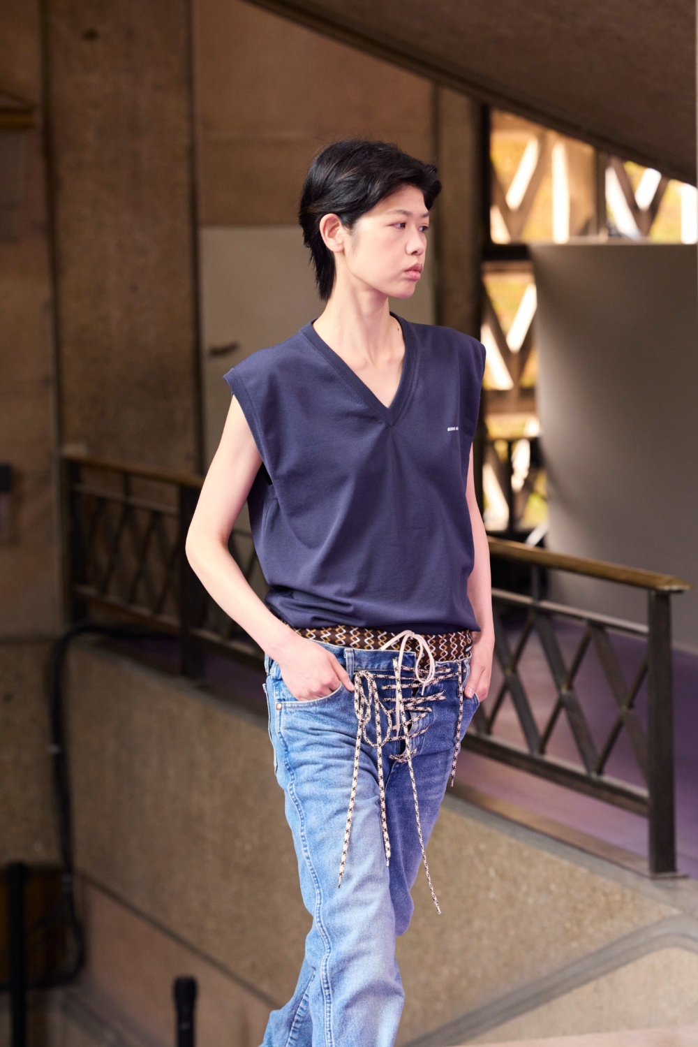 Miu Miu這一季的核心其實很簡單：重新思考我們每天到底怎麼穿衣服。